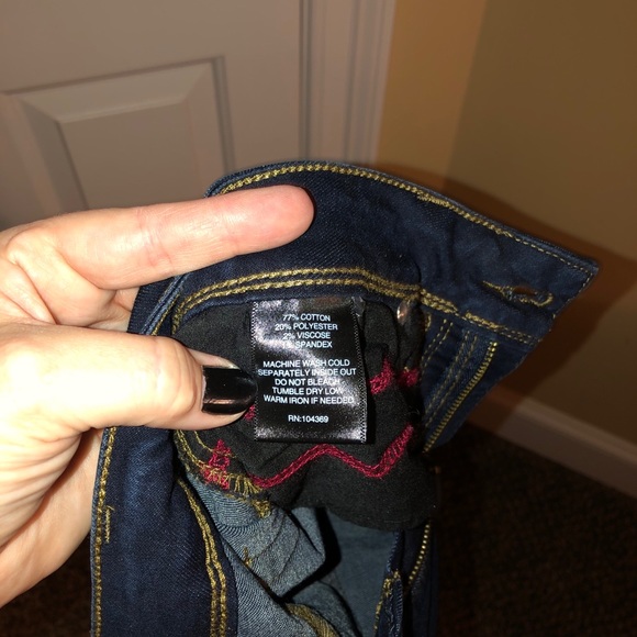 Signature Studio Dark Denim Shorts - Size 4 - Picture 4 of 4